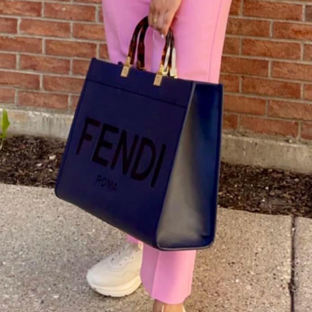 AUTHENTIC FENDI PURSE